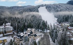 Феста Уинтър Палас Хотел